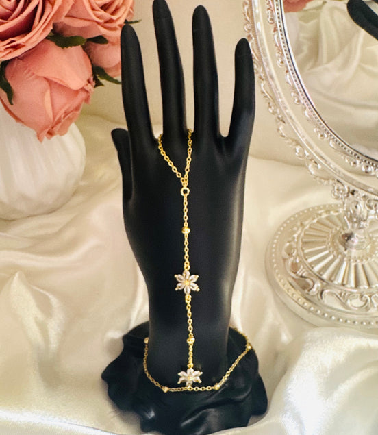 Flower handchain