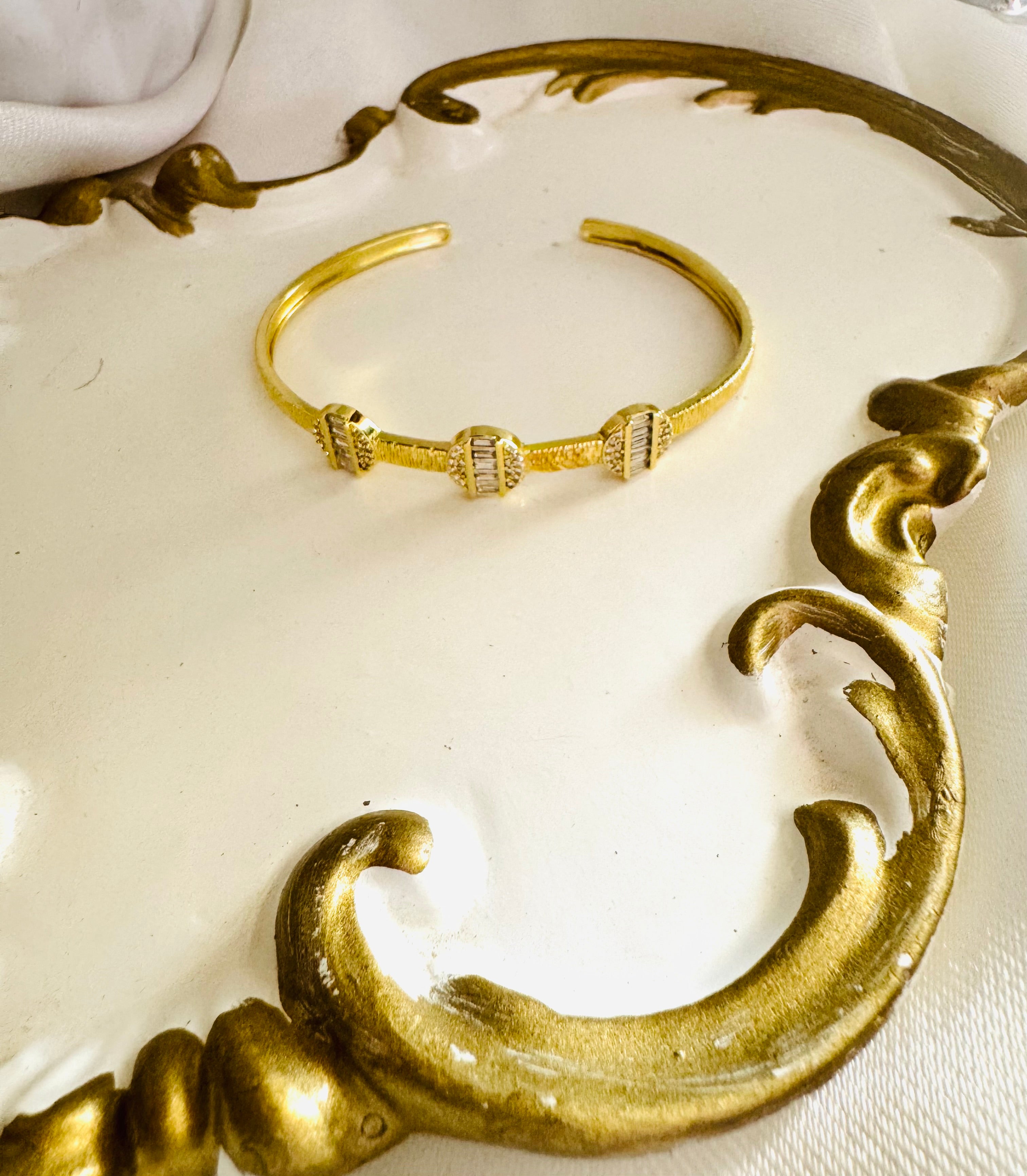 Circle Italian  zircon bangle
