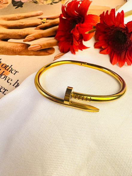Basic nail bangle