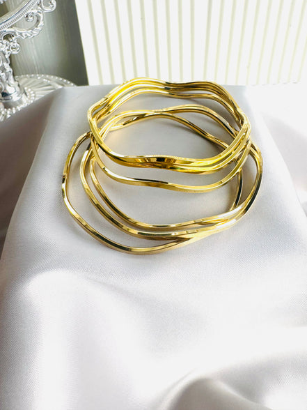 Set of 6 wavy bangles