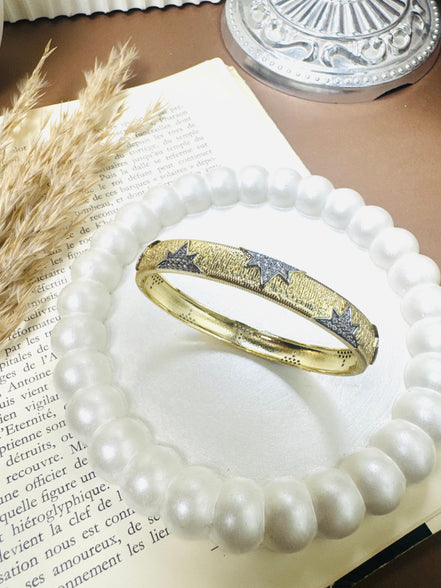 Unique bangle