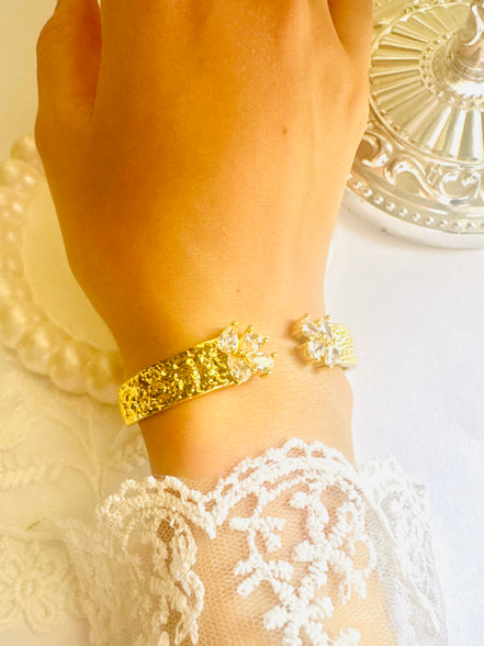Zircon on bangle