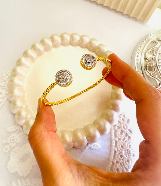Circle silver zircon bangle