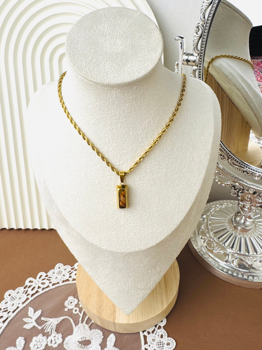 Sabika necklce ( bold )