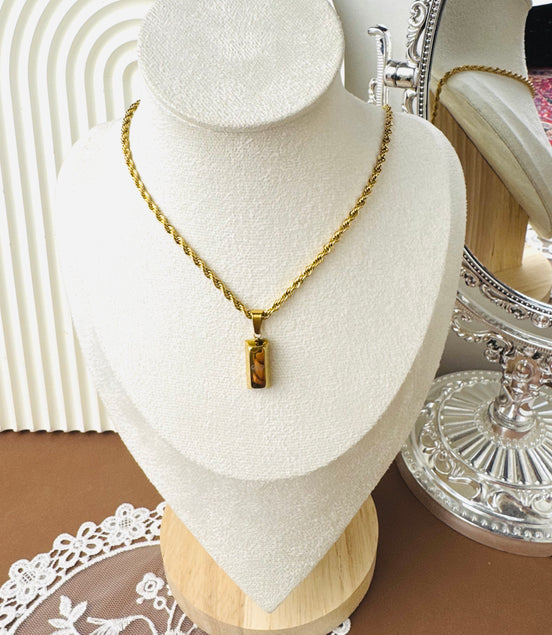Sabika necklce ( bold )