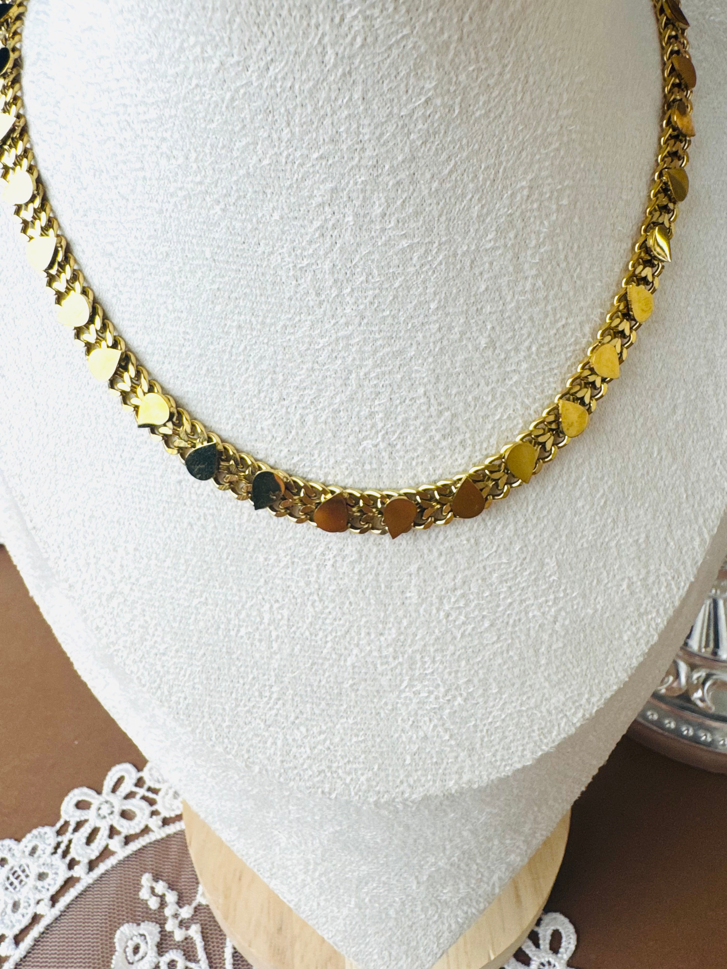 New grumaet necklace