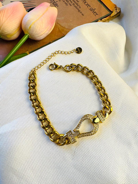Small lock bracelet