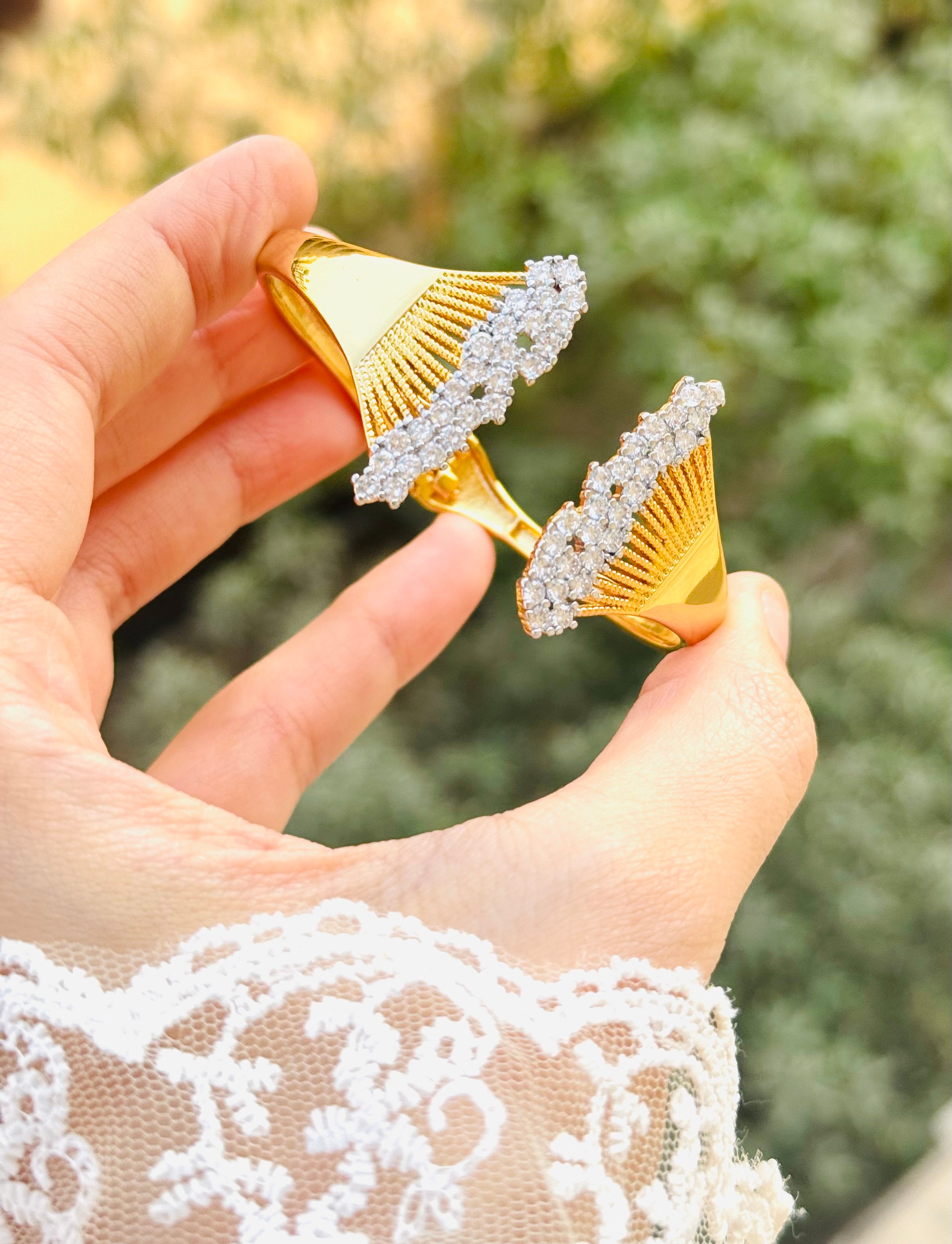New unique bangle