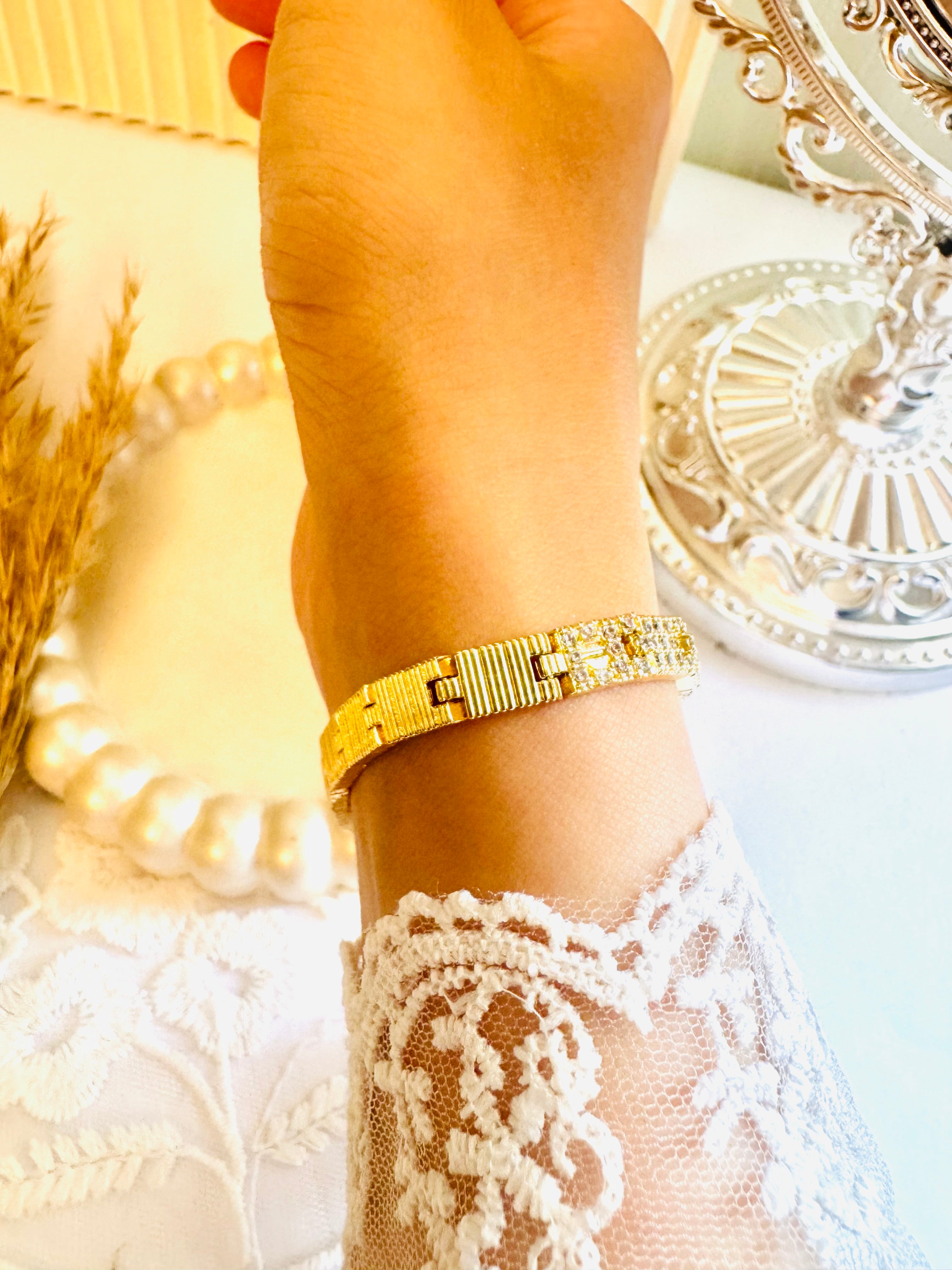 New carteir bracelet