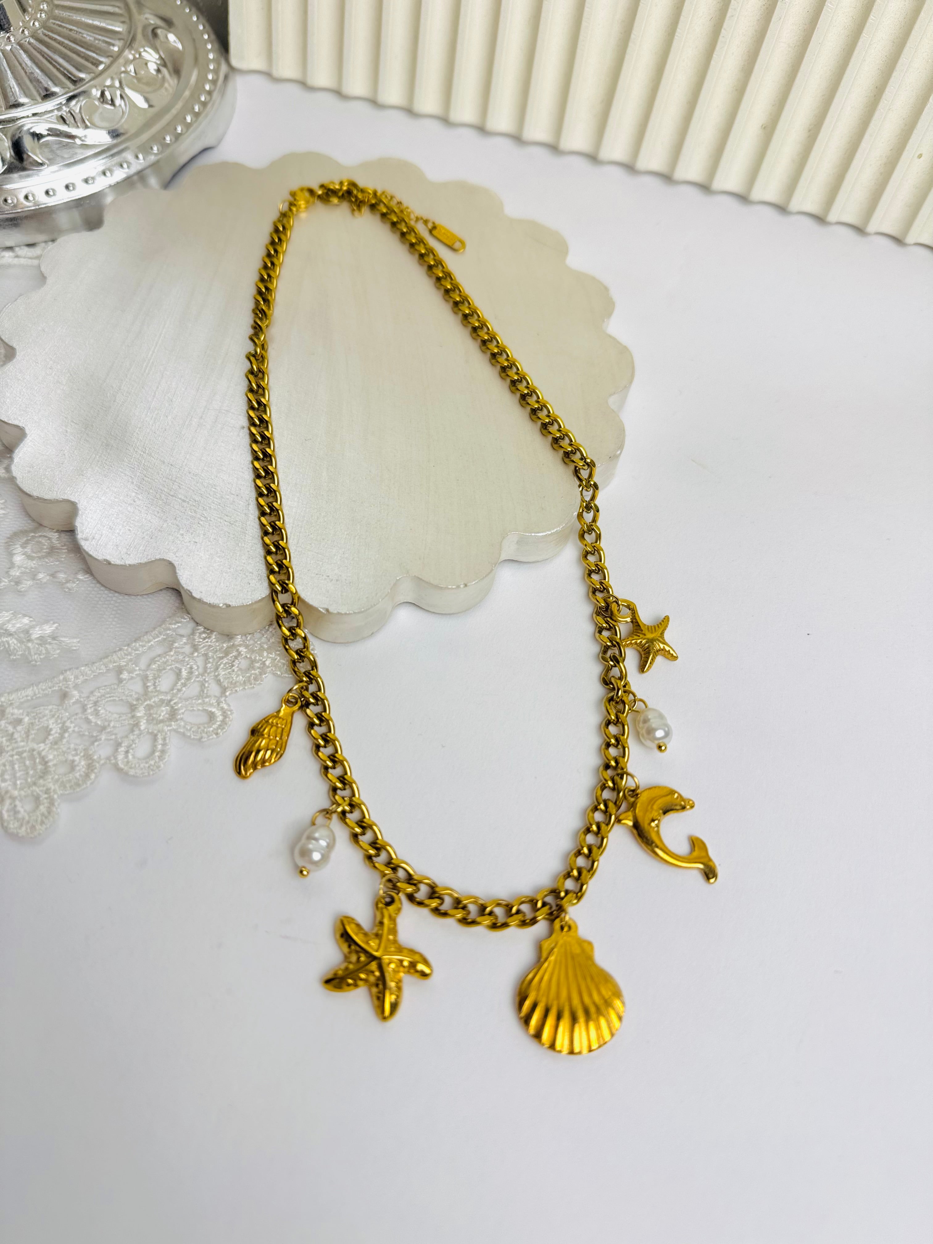 Shell necklace