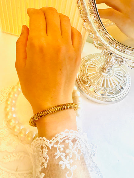 Zigzag bangle