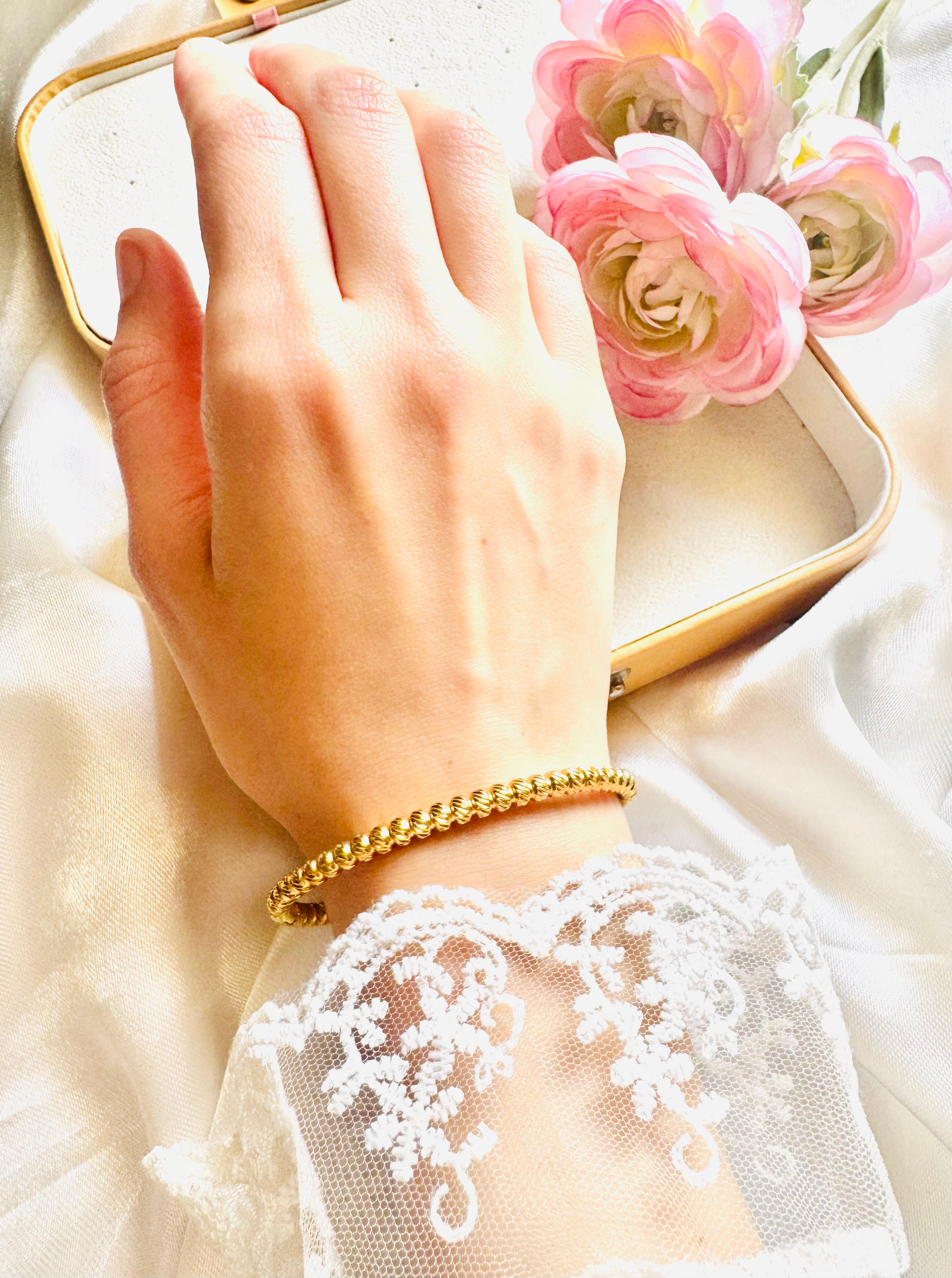 Bubble bangle