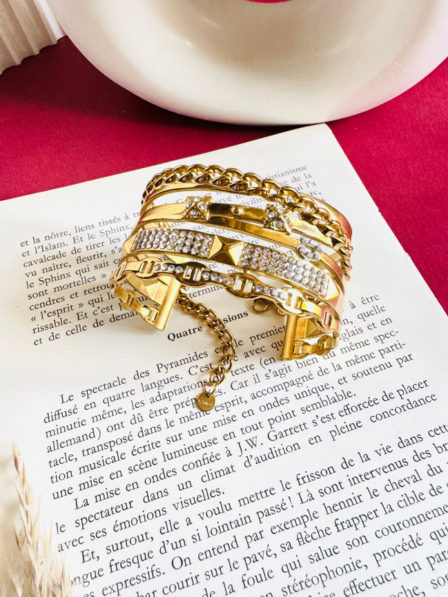 Trendy bangle