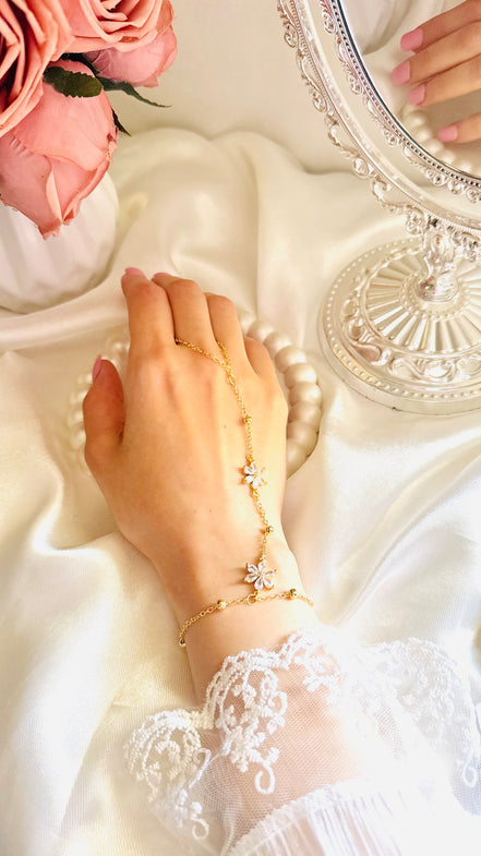 Flower handchain