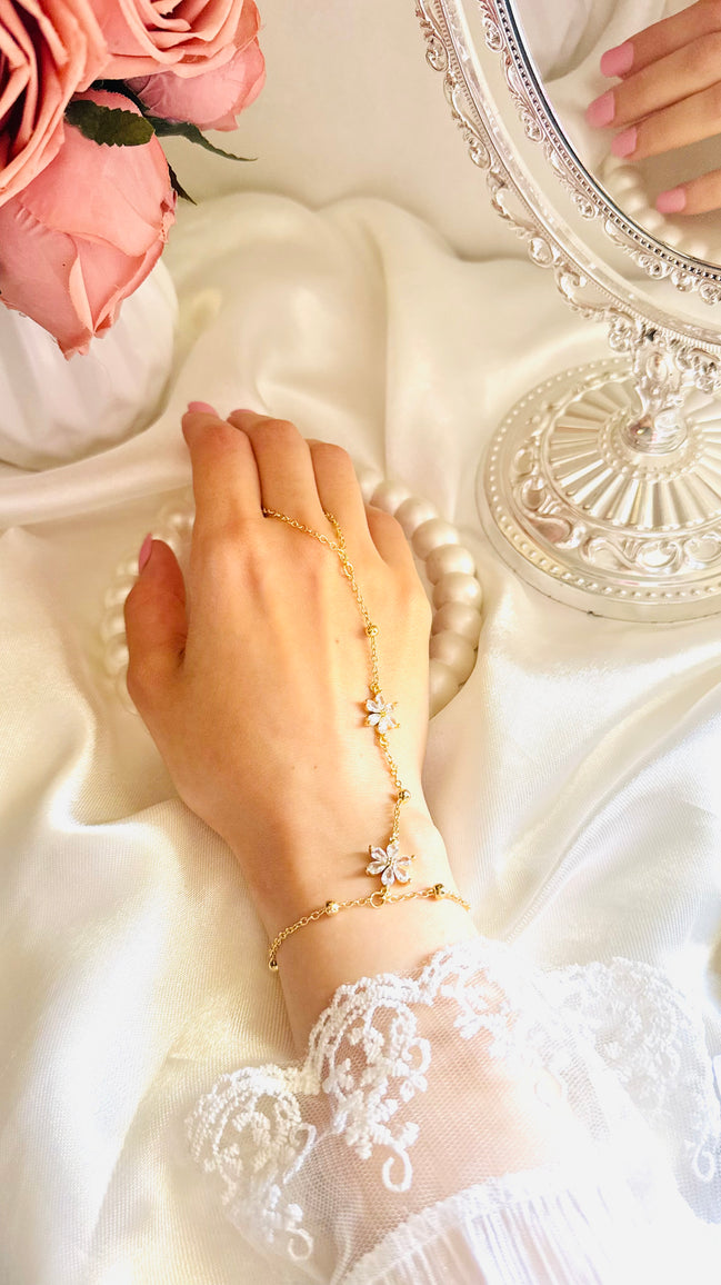 Flower handchain