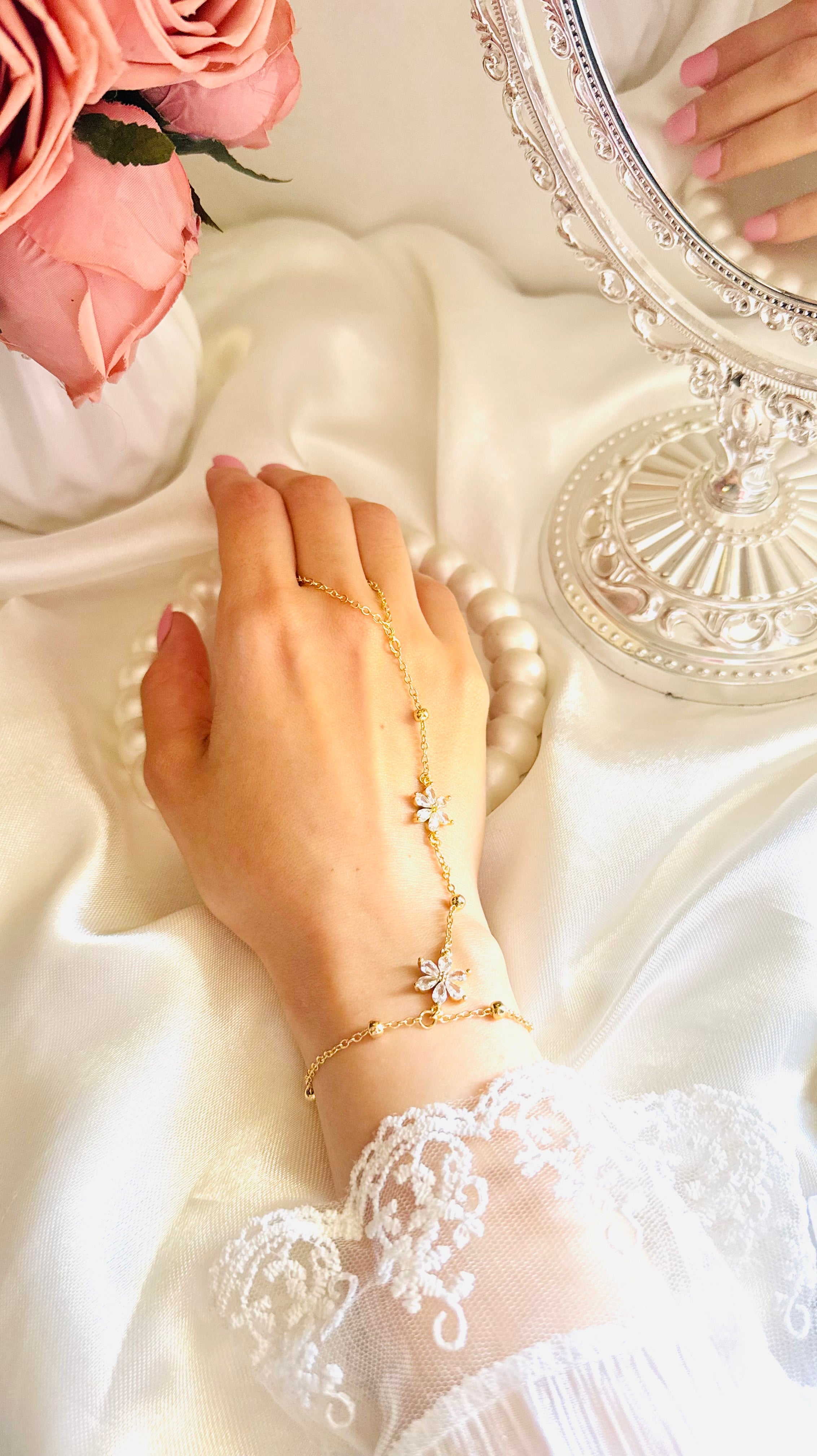 Flower handchain