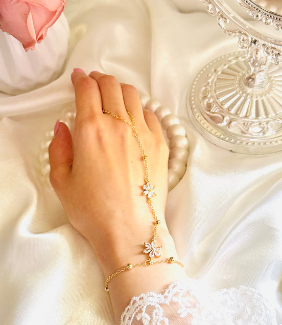 Flower handchain