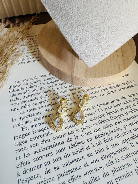 Zircon set 1 ( necklace & earring)