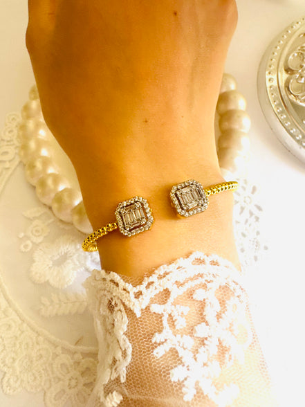 Square bangle