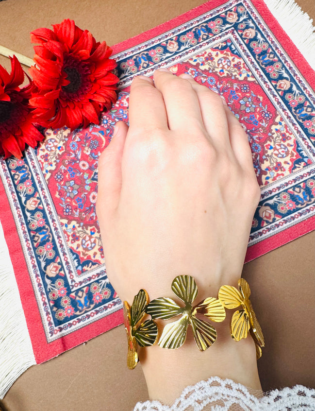 Flowers bangle