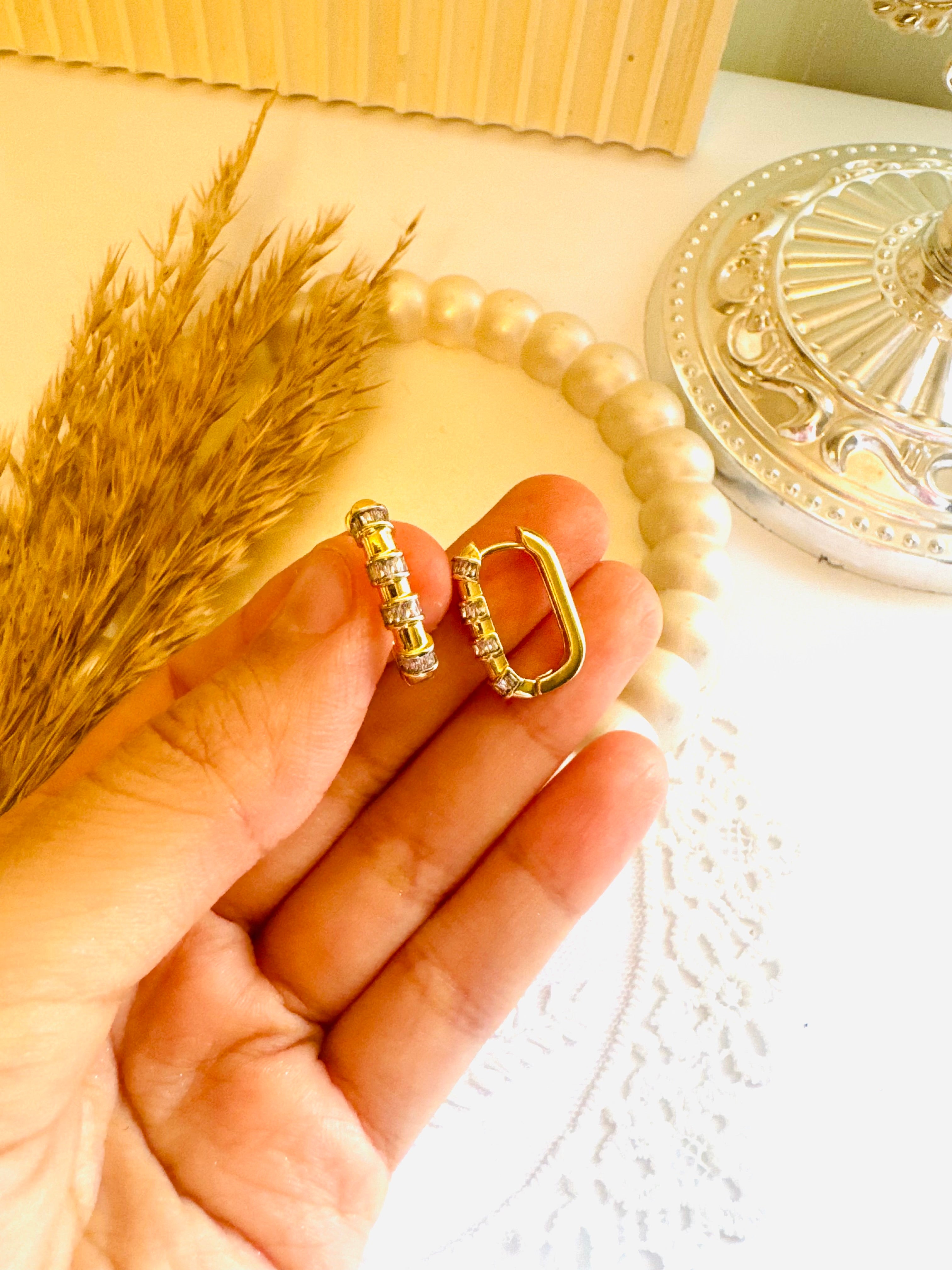 Zircon earring