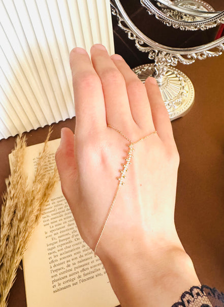 Long zircon necklace
