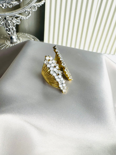 Unique zircon ring ( free size )