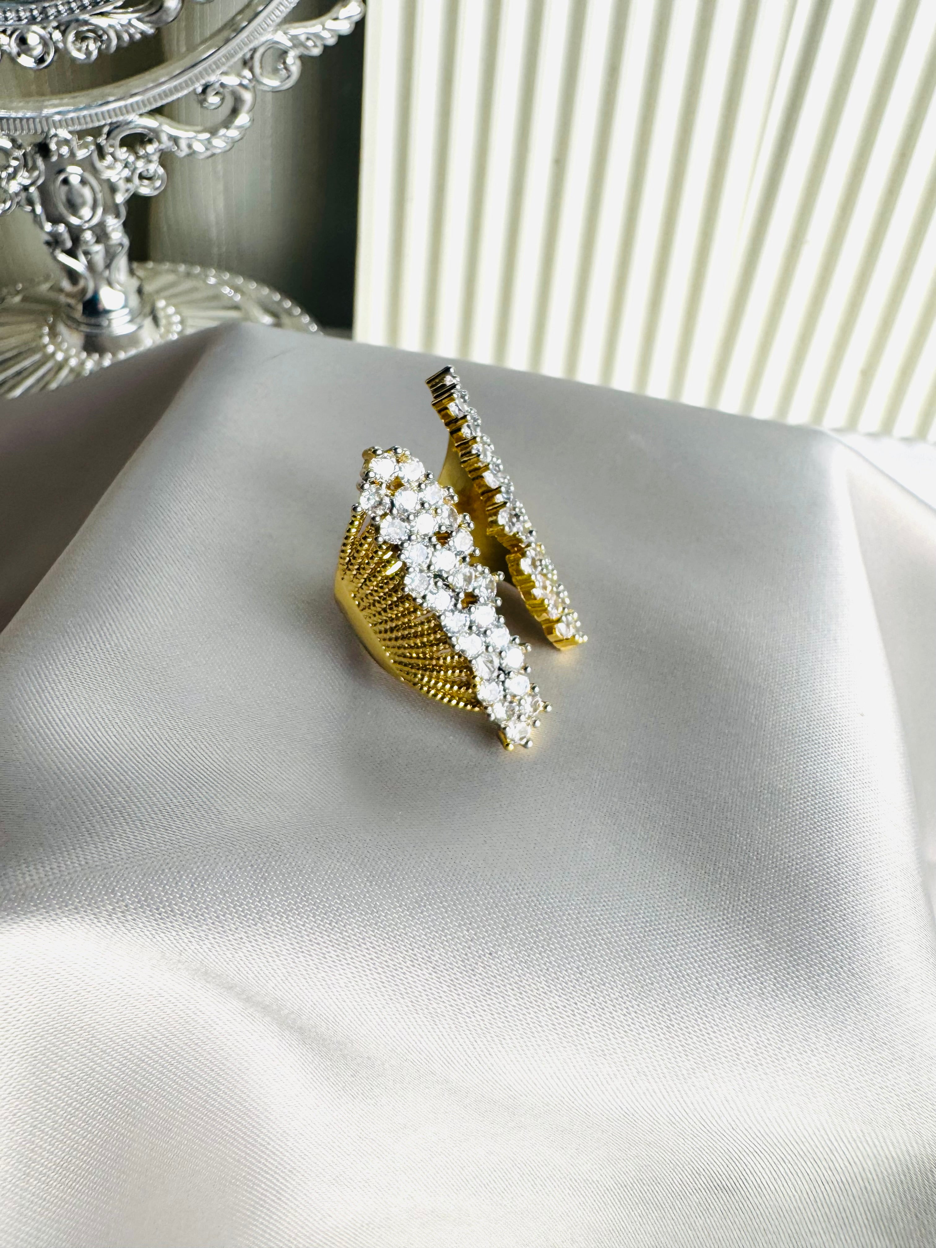 Unique zircon ring ( free size )