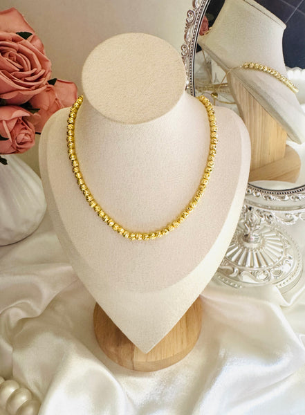 Gold balls free size necklace