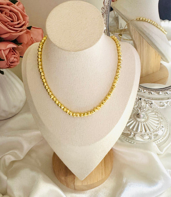Gold balls free size necklace