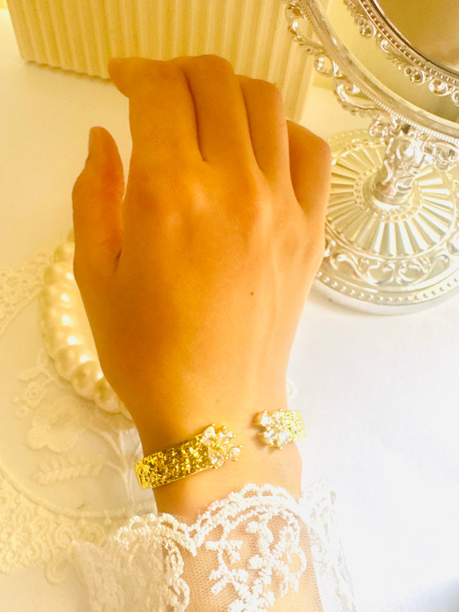 Zircon on bangle