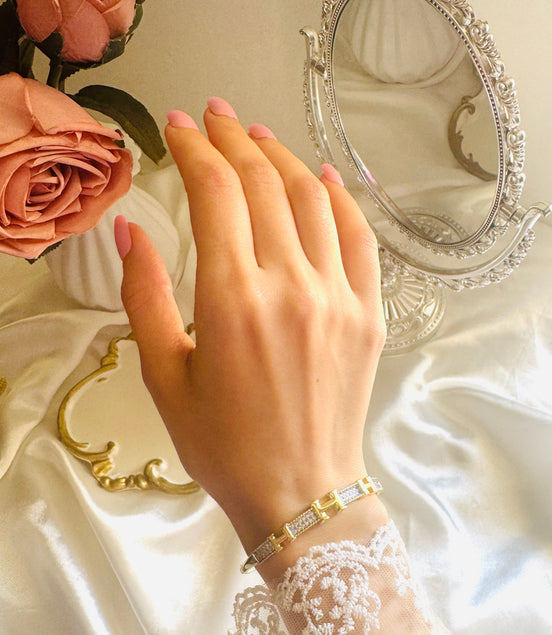 Unique hurmes bangle