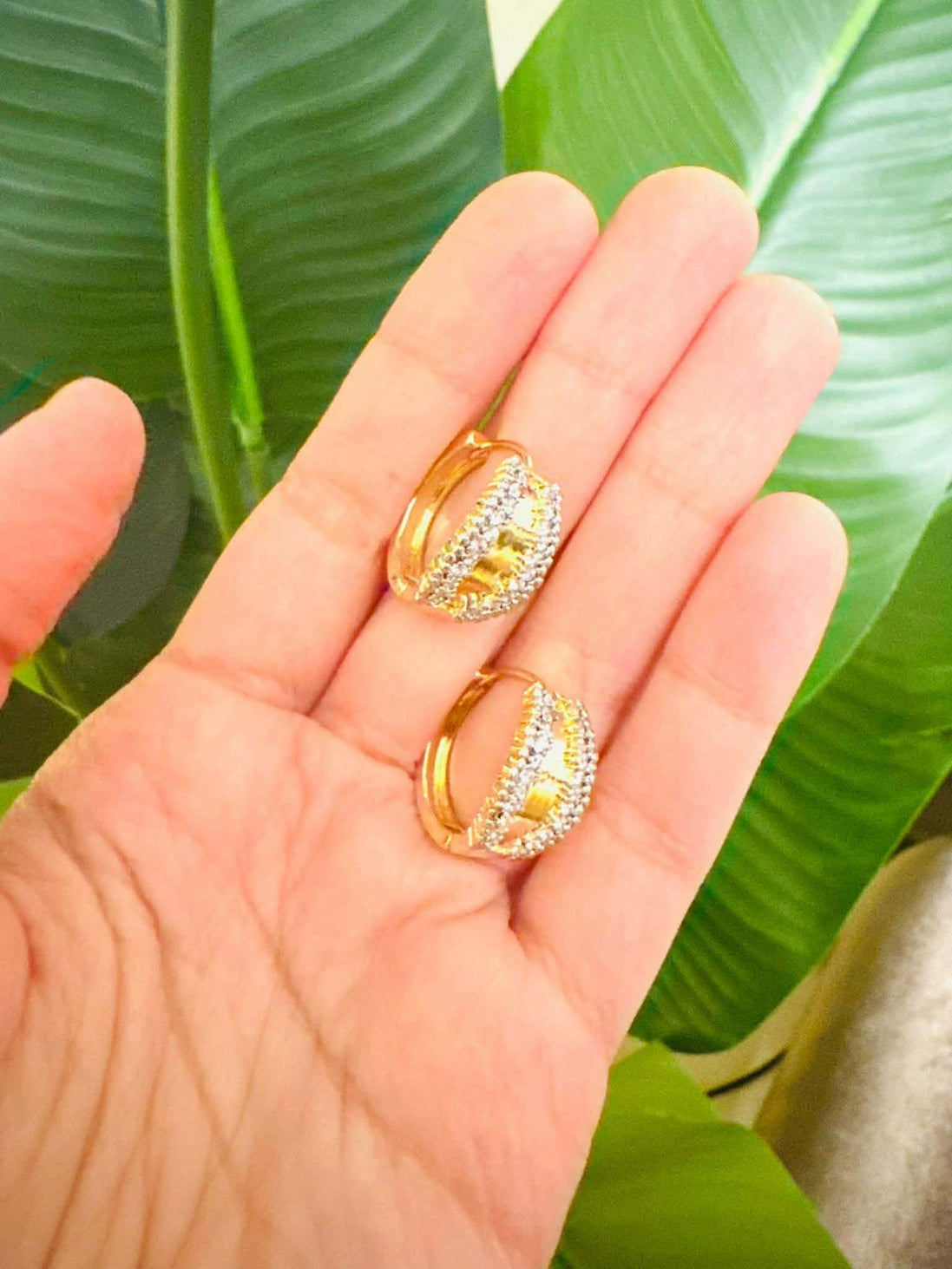 Struss earring