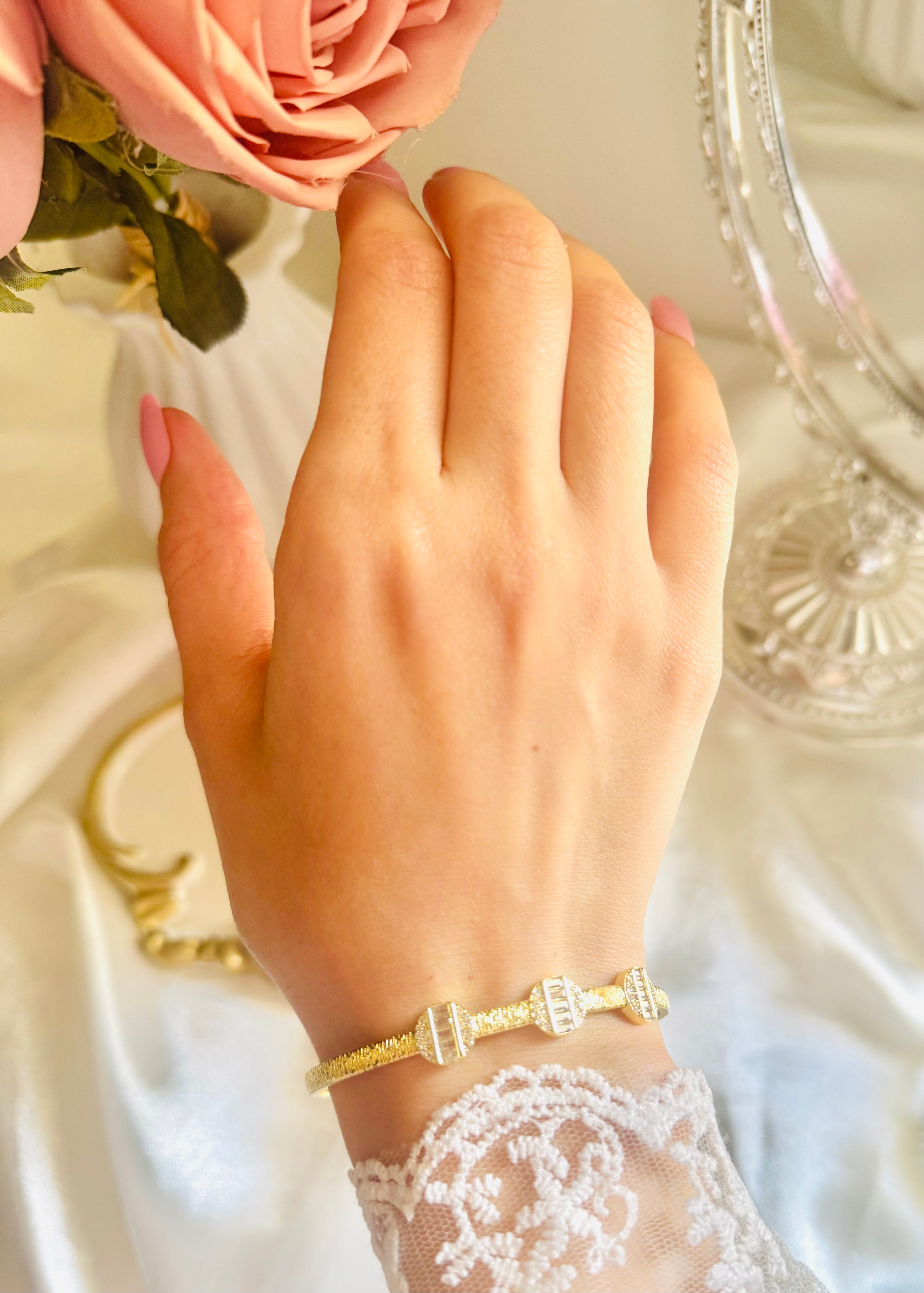 Circle Italian  zircon bangle