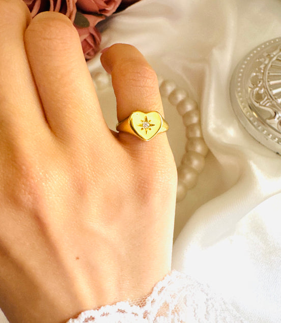 Pinky heart ring free size