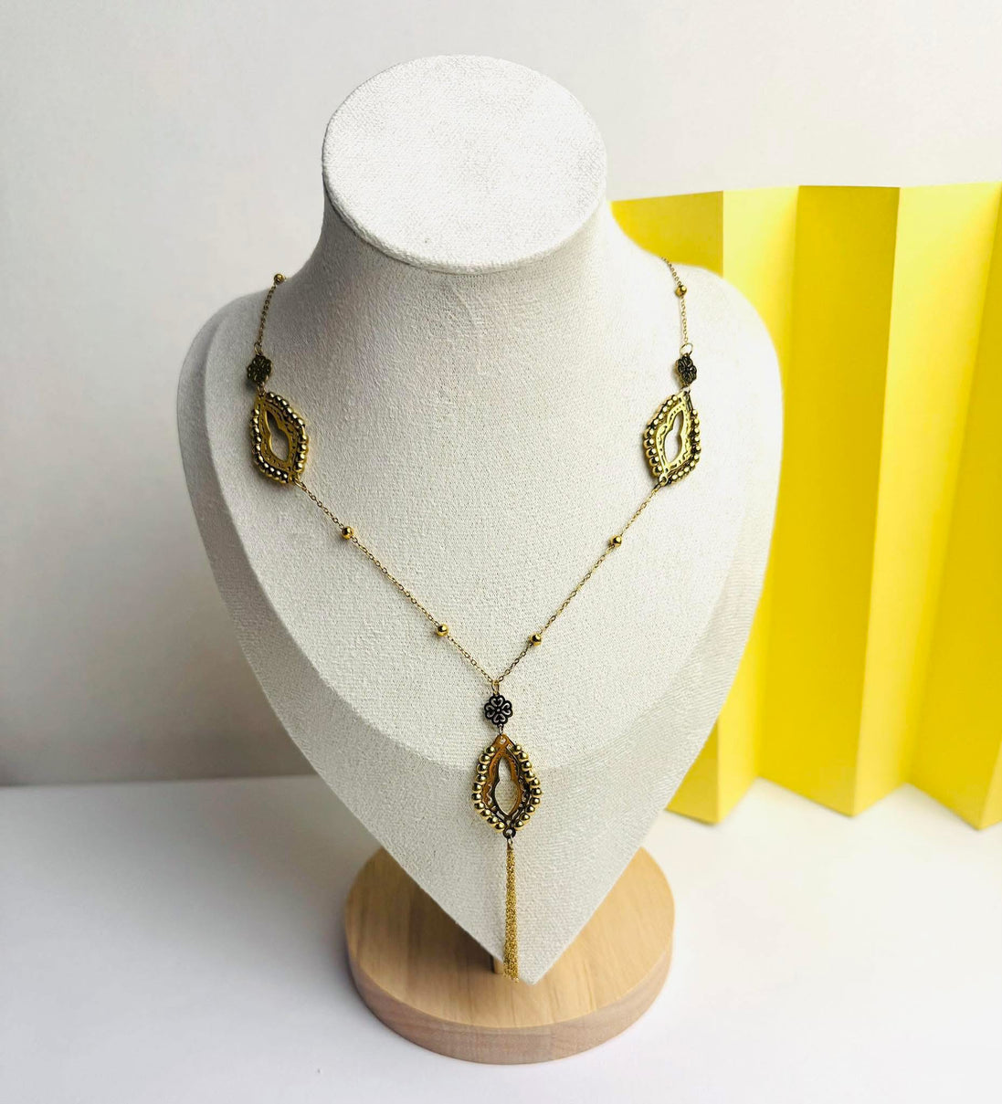 Andalous long necklace