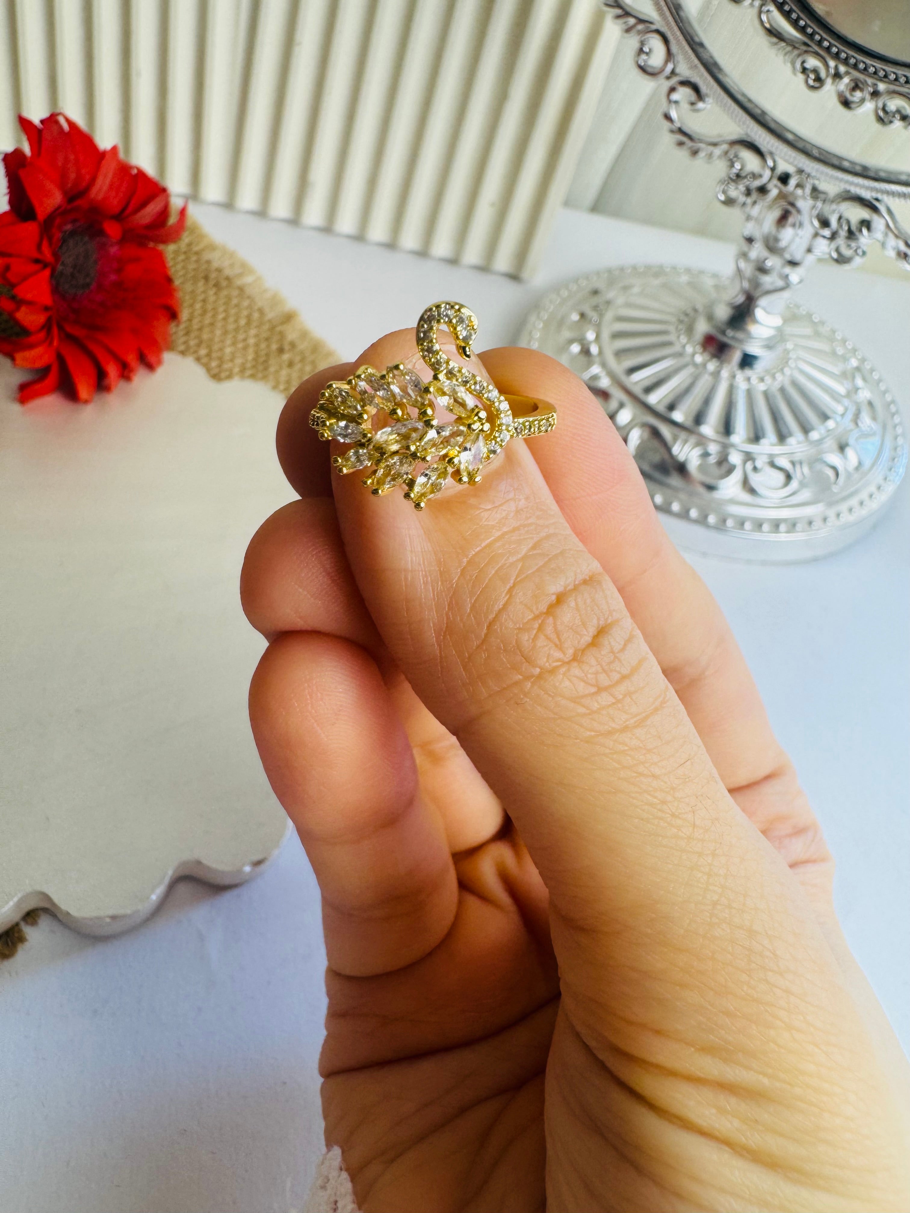 Swan ring free size