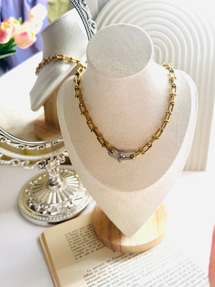 Tefiny 2 zircon necklace