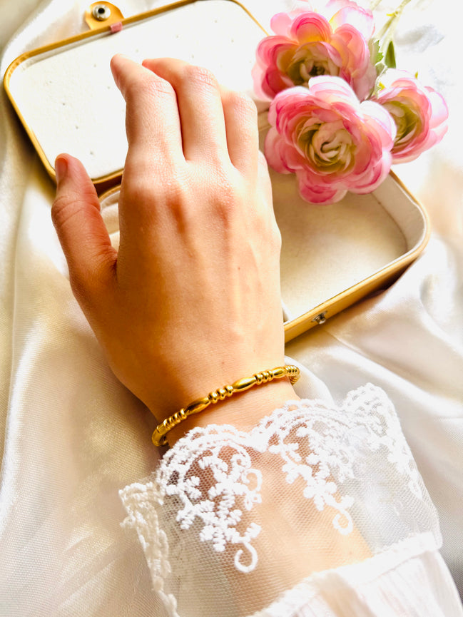 Trendy 2 bubble bangle
