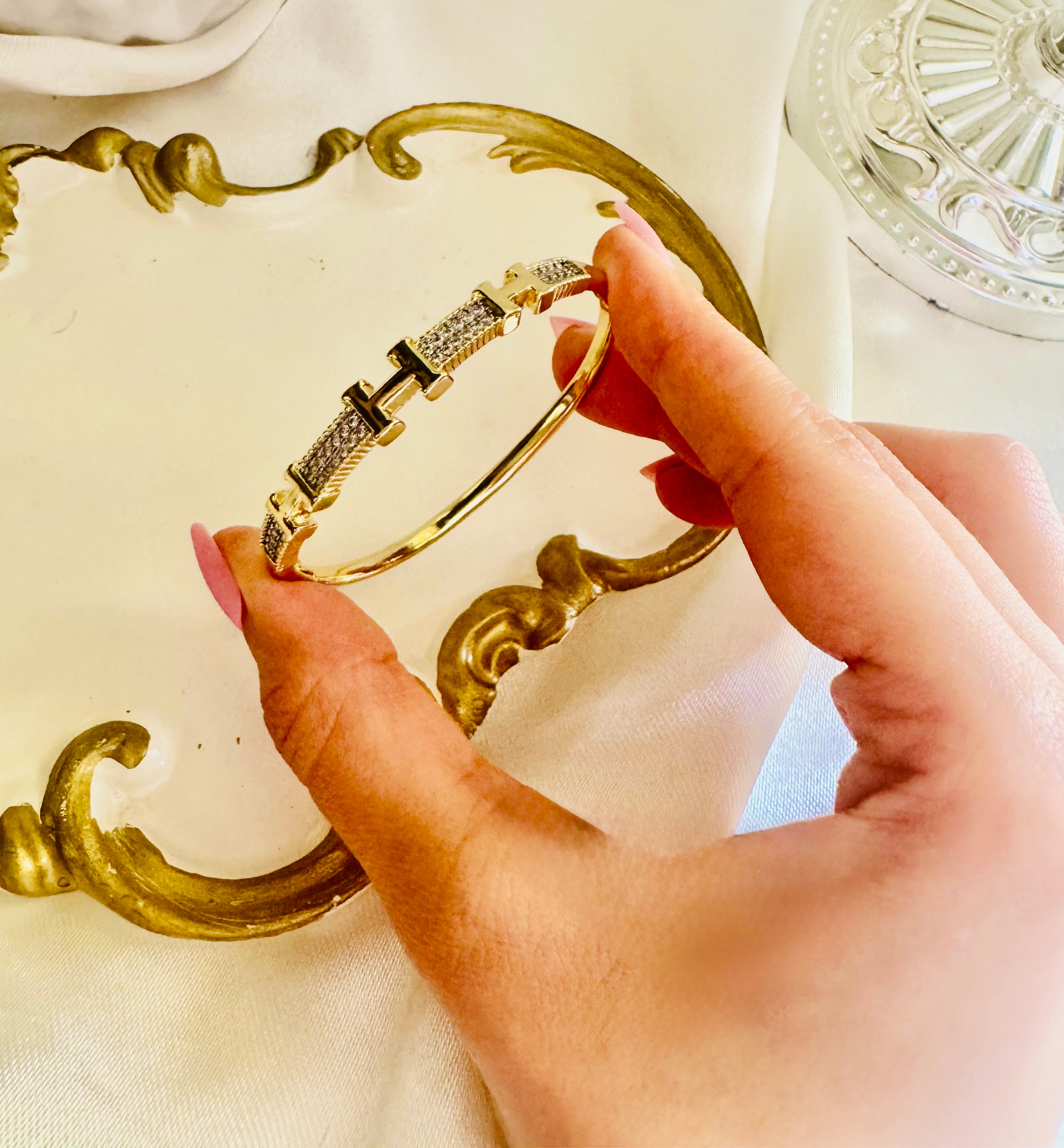 Unique hurmes bangle