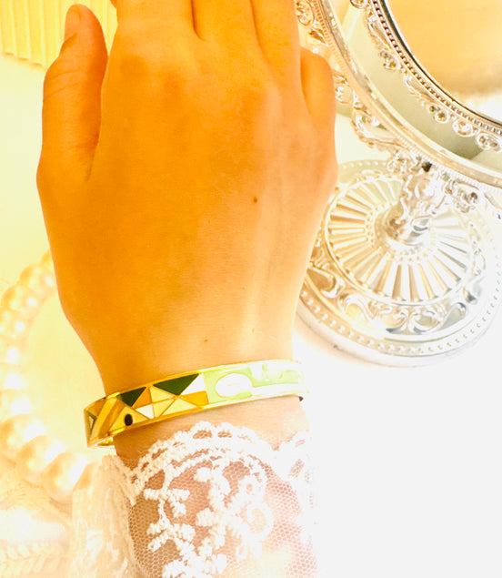Colourful bangle