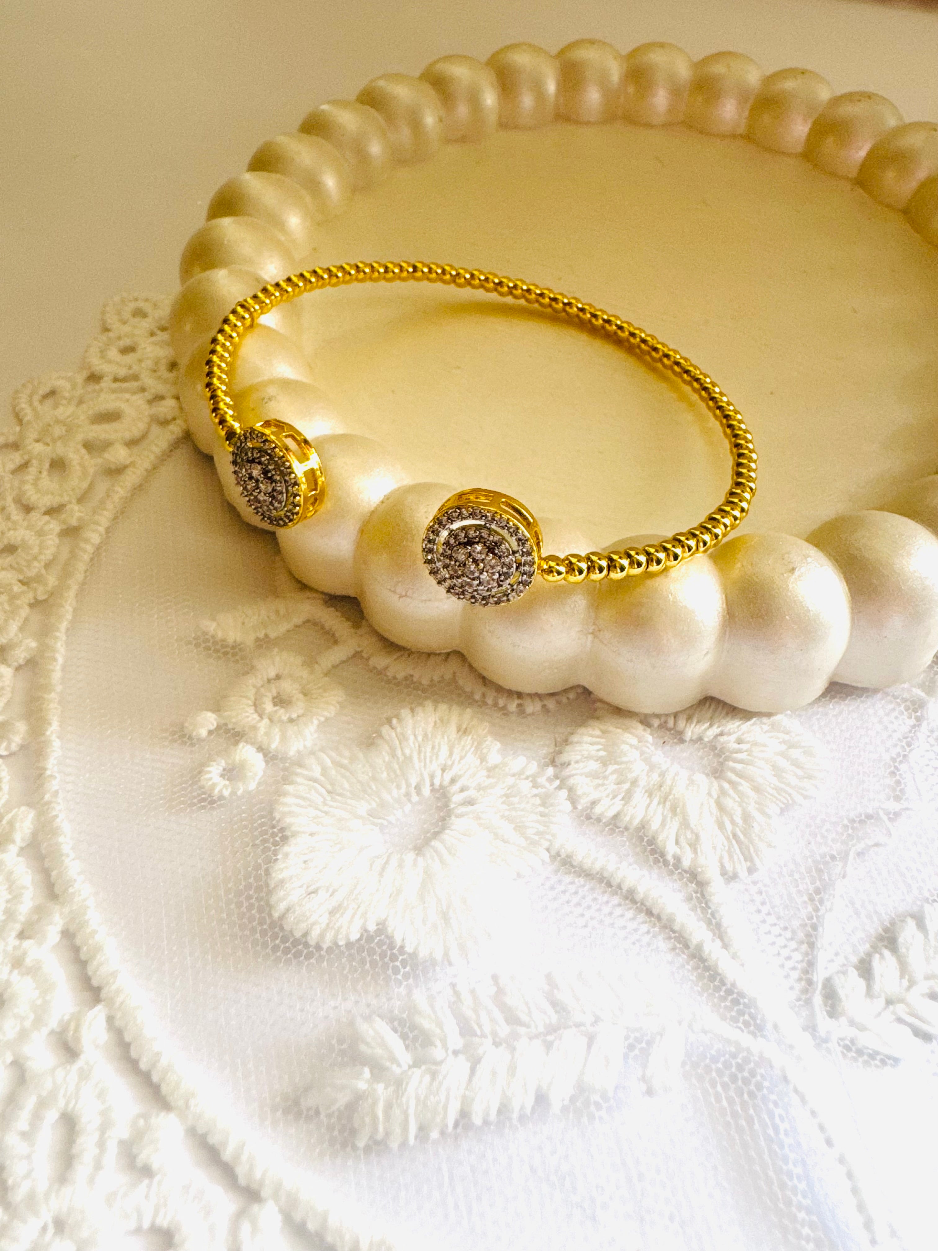 Circle silver zircon bangle
