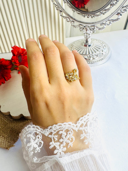 Swan ring free size