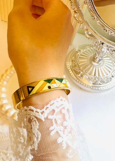 Colourful bangle