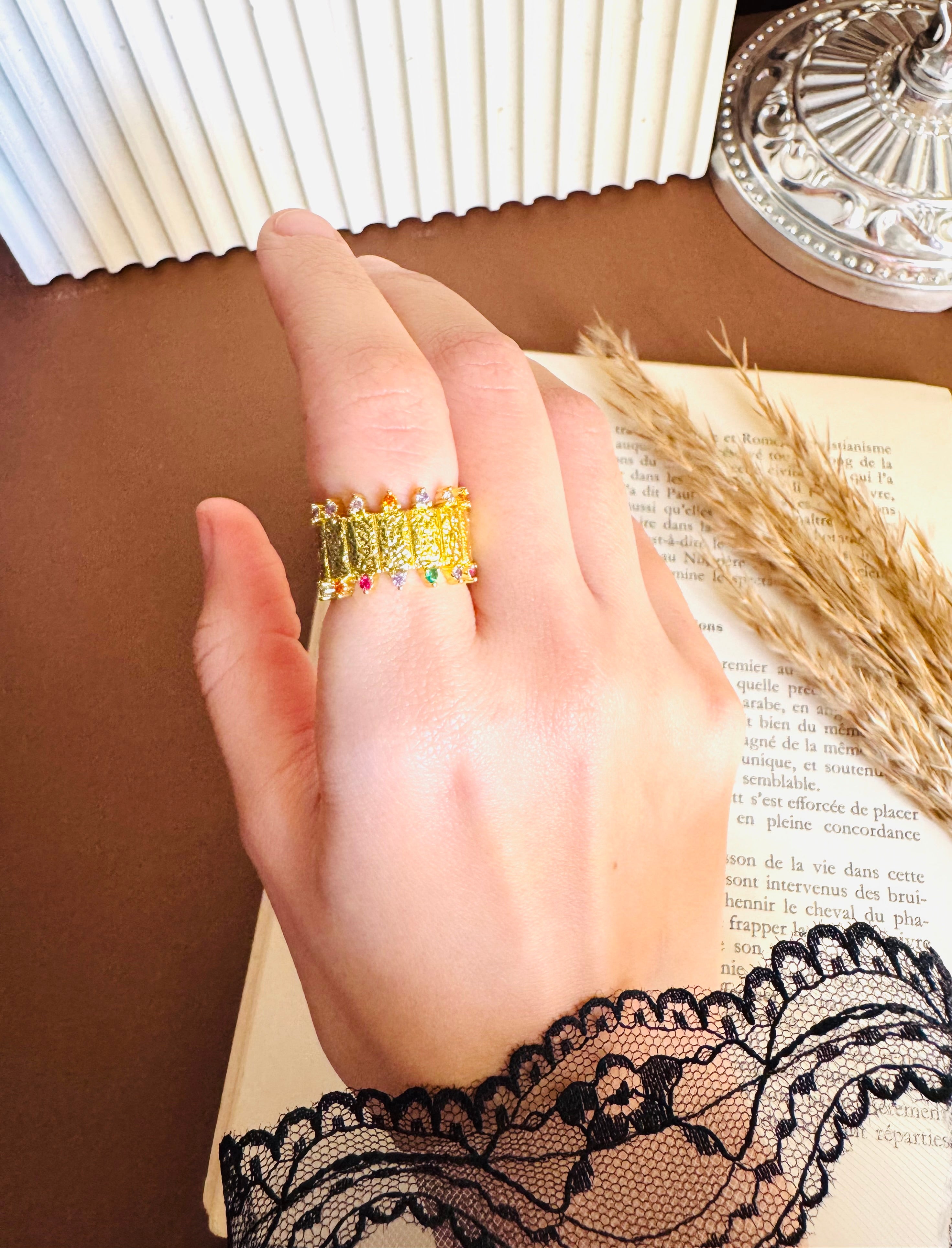 Colorful ring