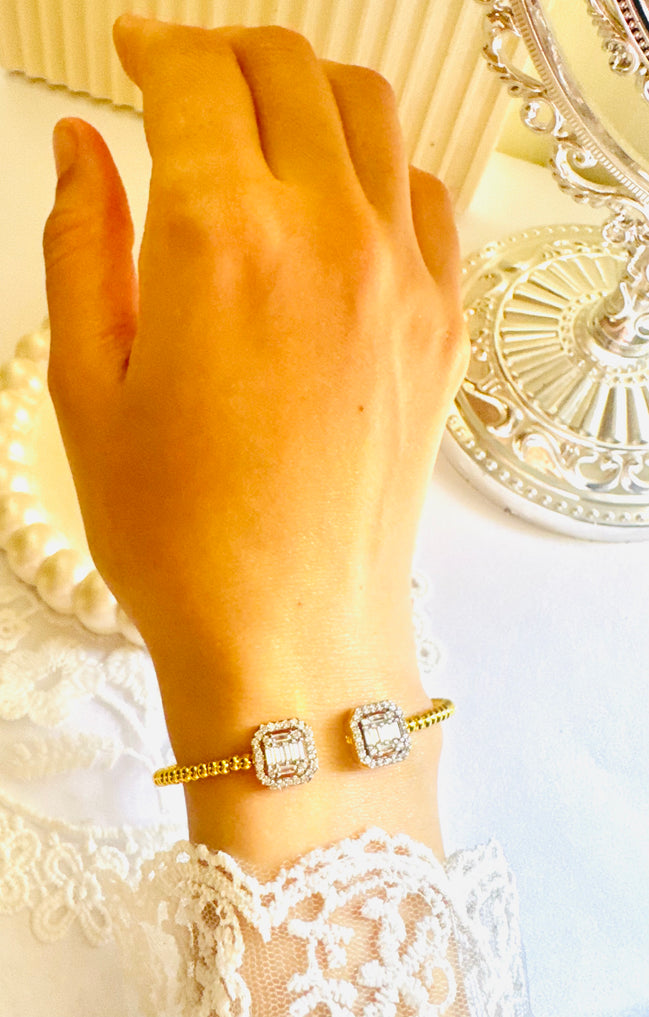 Square bangle