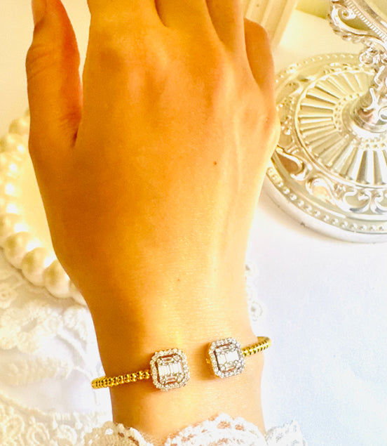 Square bangle