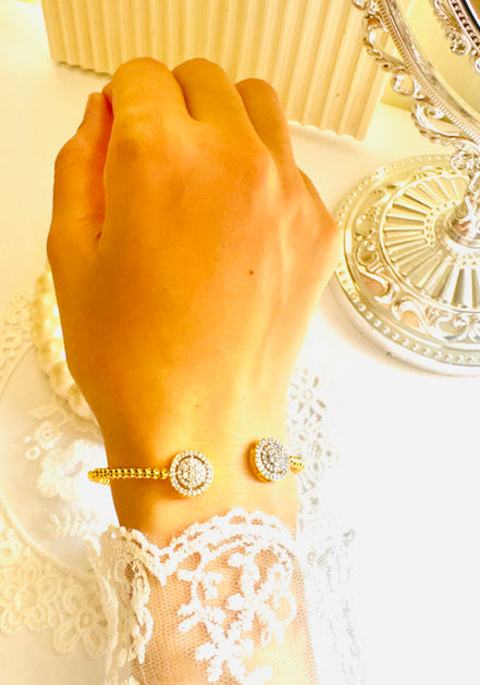 Circle silver zircon bangle
