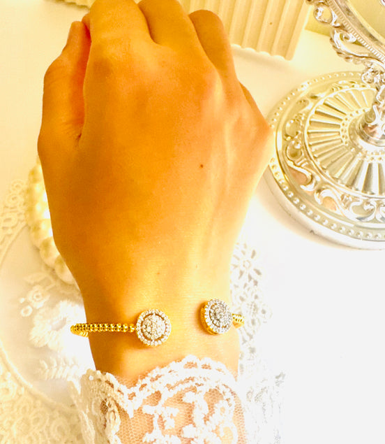 Circle silver zircon bangle