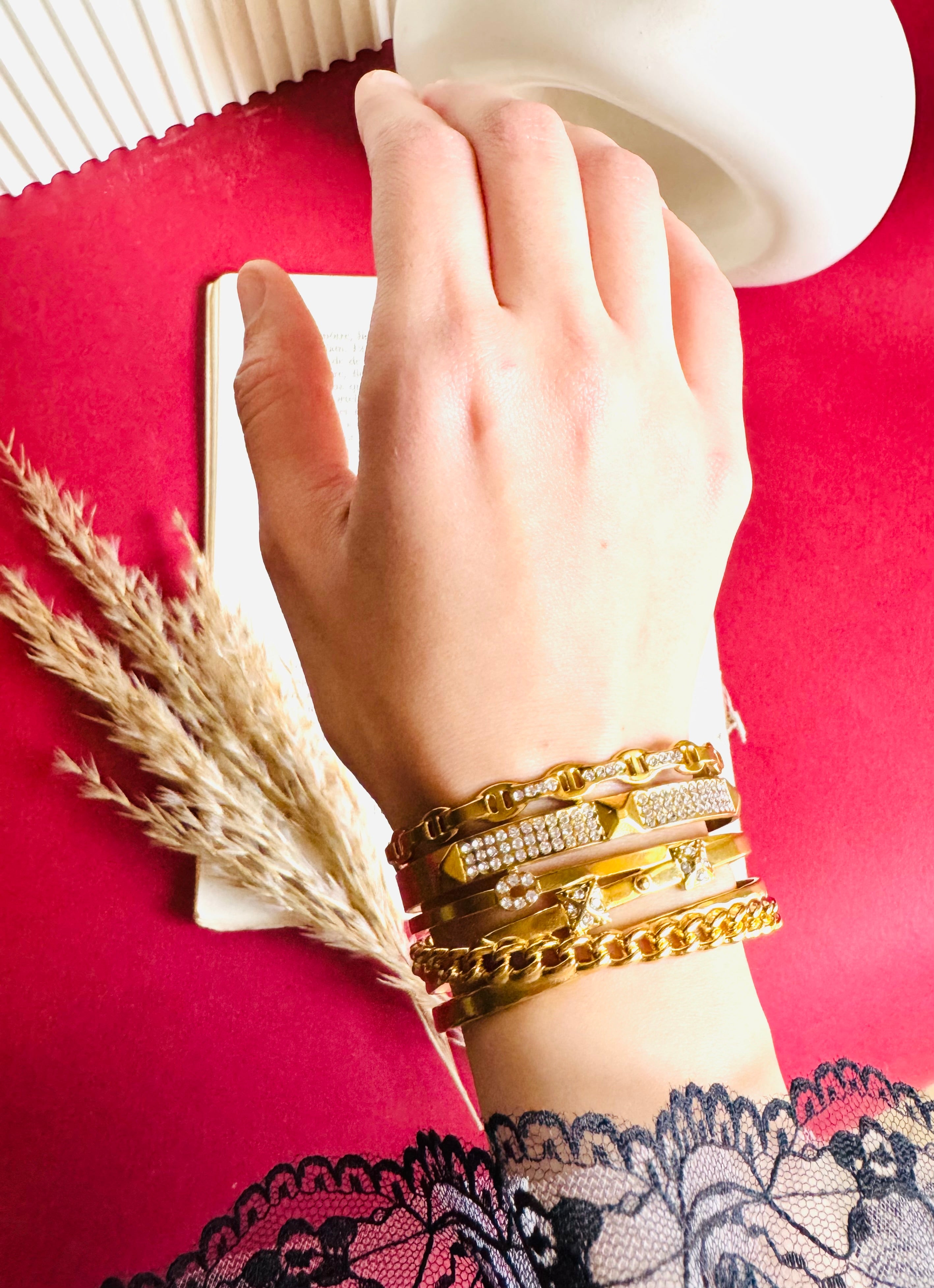 Trendy bangle